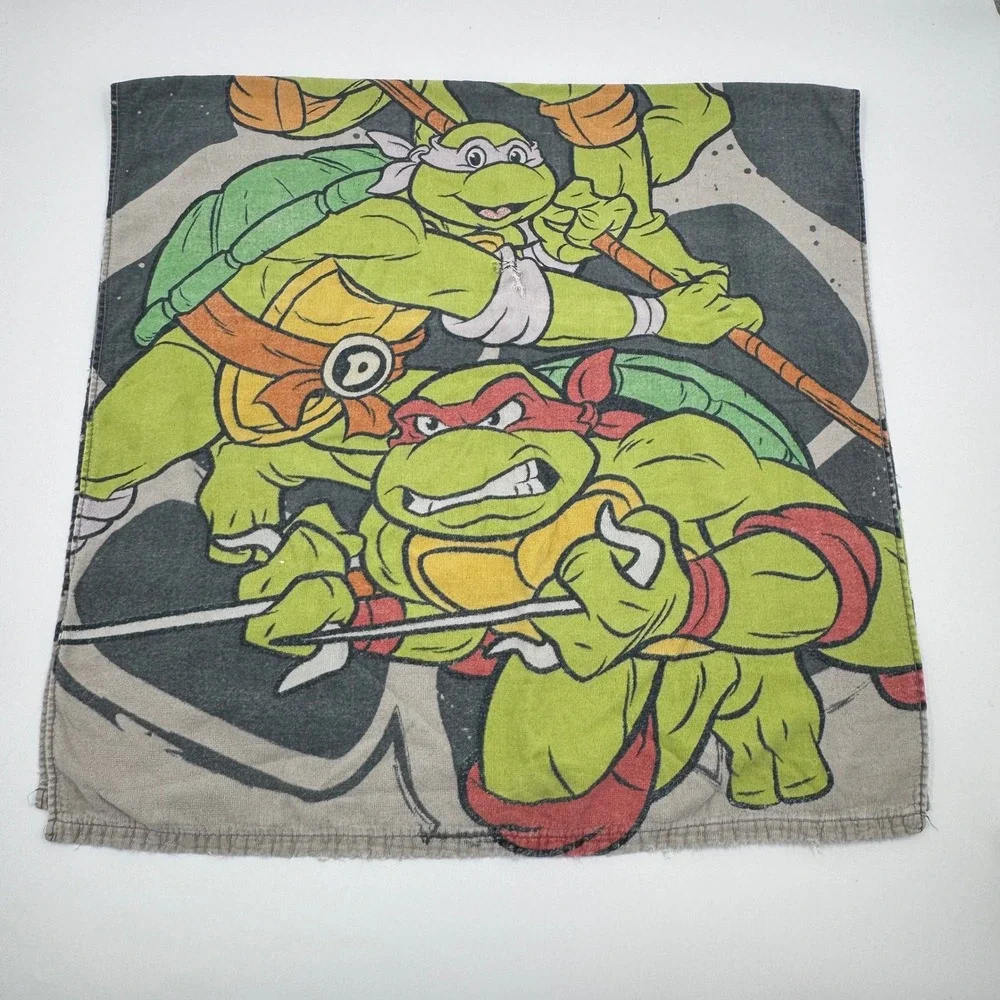 Vintage Teenage Mutant Ninja Turtles TMNT Beach Towel 28x52‎ Distressed Retro